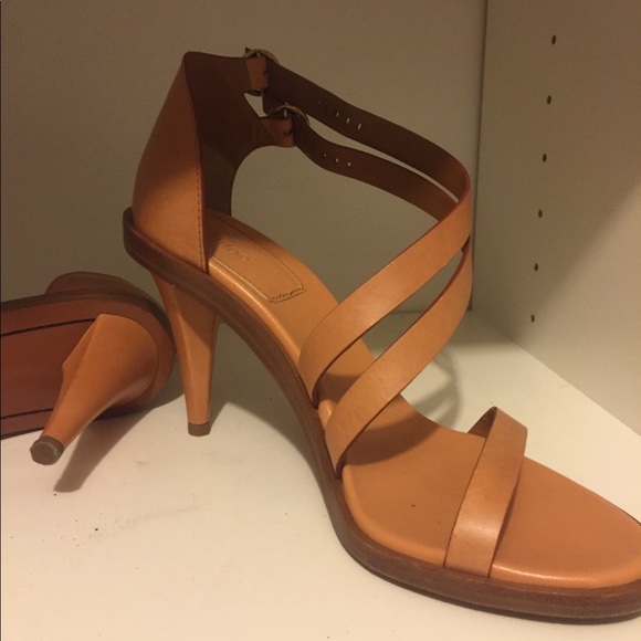 Like New! Chloe heels! - Picture 2 of 6